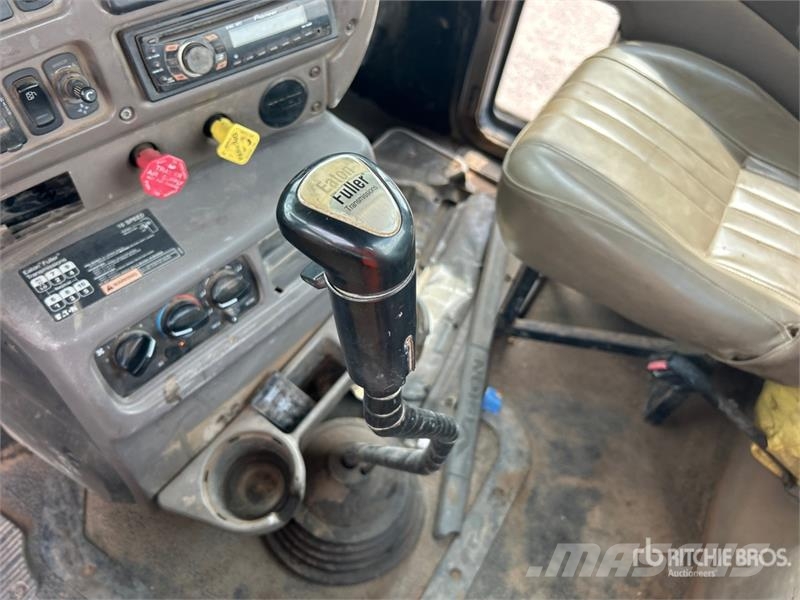 Mack CX612 6x4 Cab and Chassis Cabins and interior