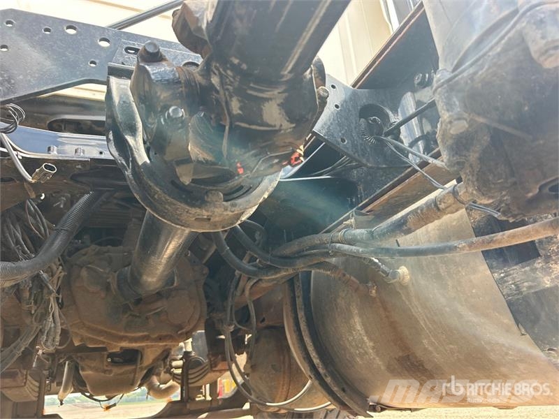 Mack CX612 6x4 Cab and Chassis Cabins and interior