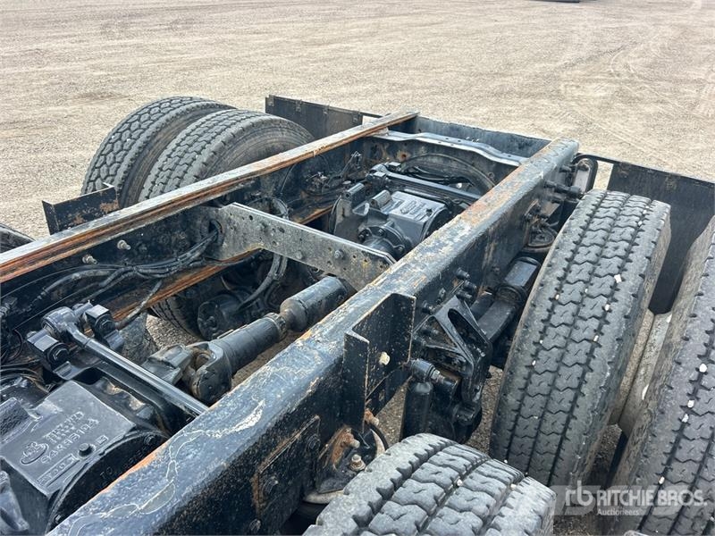 Mack CX612 6x4 Cab and Chassis Cabins and interior