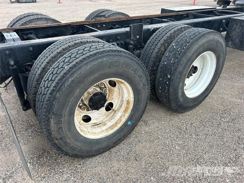 Mack CX612 6x4 Cab and Chassis Cabins and interior
