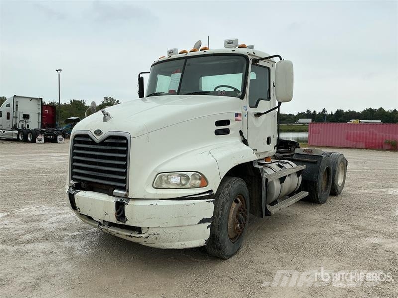 Mack CX613 Седельные тягачи