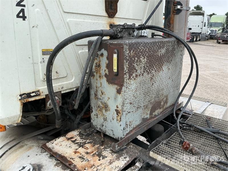 Mack CX613 Седельные тягачи