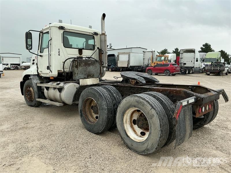 Mack CX613 Седельные тягачи