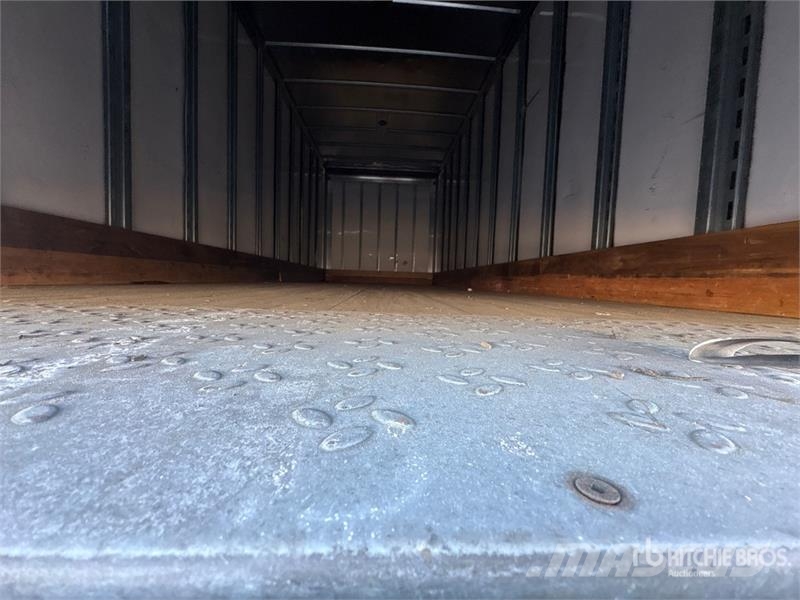 Mack CXU612 Sleeper 4x2 Van Truck Caminhões baú