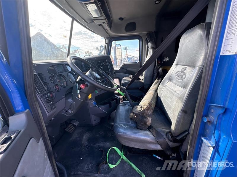 Mack CXU612 Sleeper 4x2 Van Truck Caminhões baú