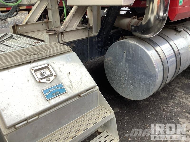 Mack CXU613 Truck Tractor Units