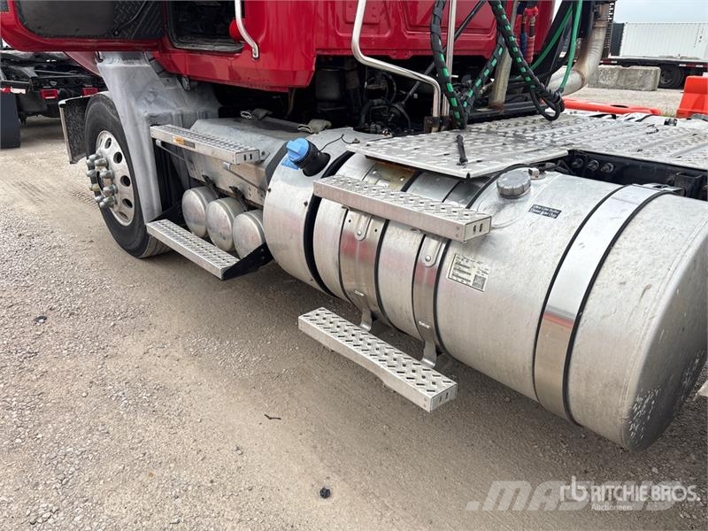 Mack CXU613 Truck Tractor Units