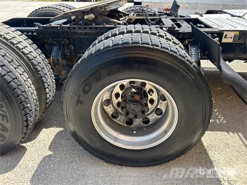Mack CXU613 曳引機組件