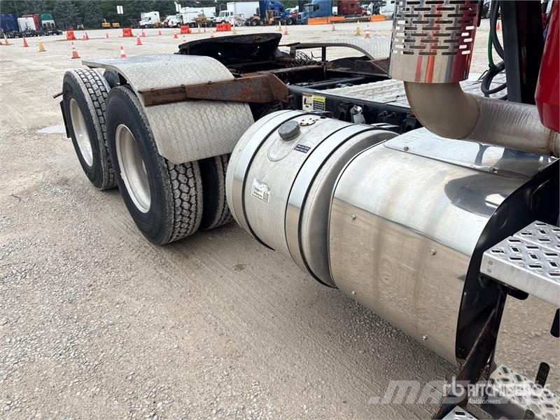 Mack CXU613 Truck Tractor Units