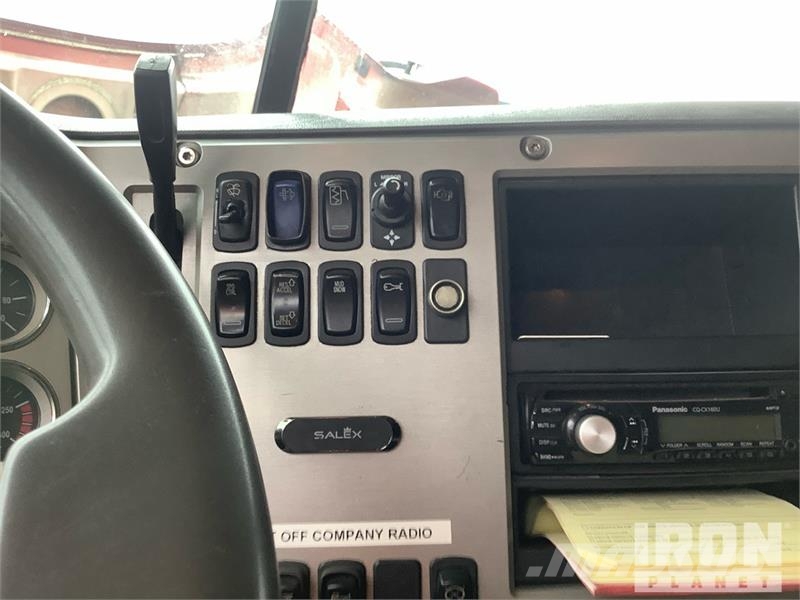 Mack CXU613 Truck Tractor Units