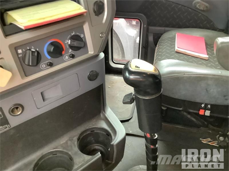 Mack CXU613 Truck Tractor Units