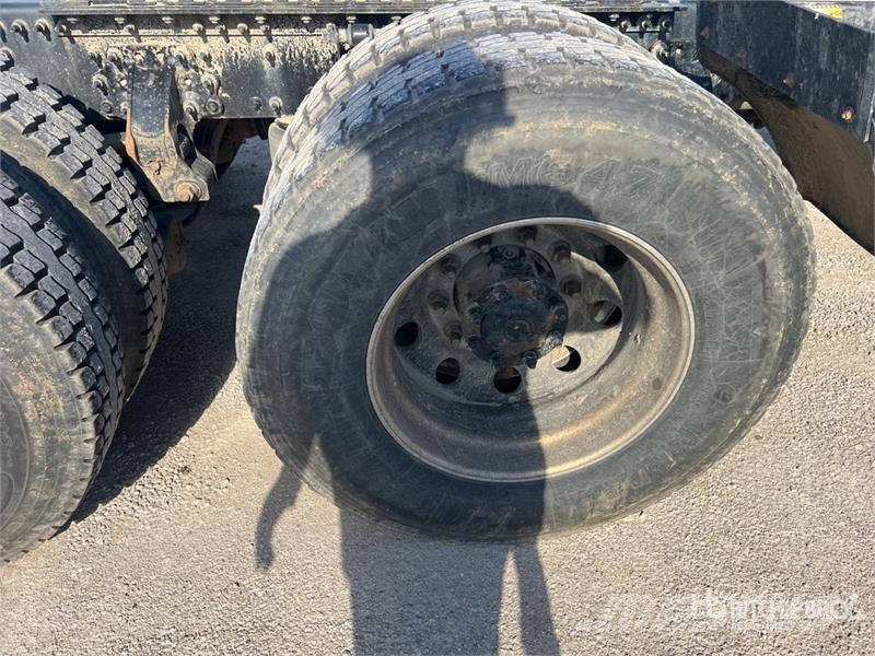 Mack CXU613 曳引機組件