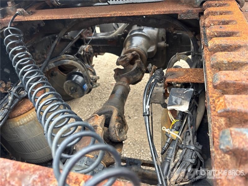 Mack CXU613 Truck Tractor Units