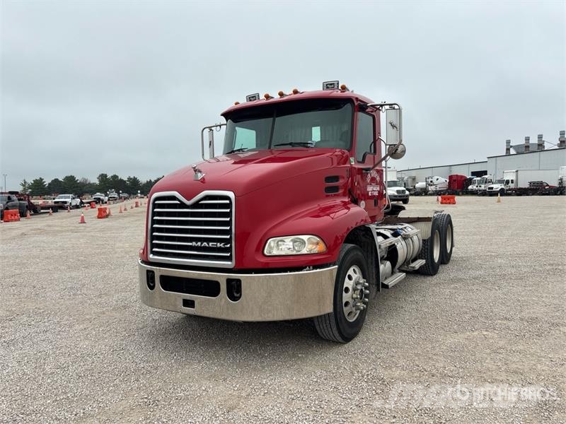 Mack CXU613 Truck Tractor Units