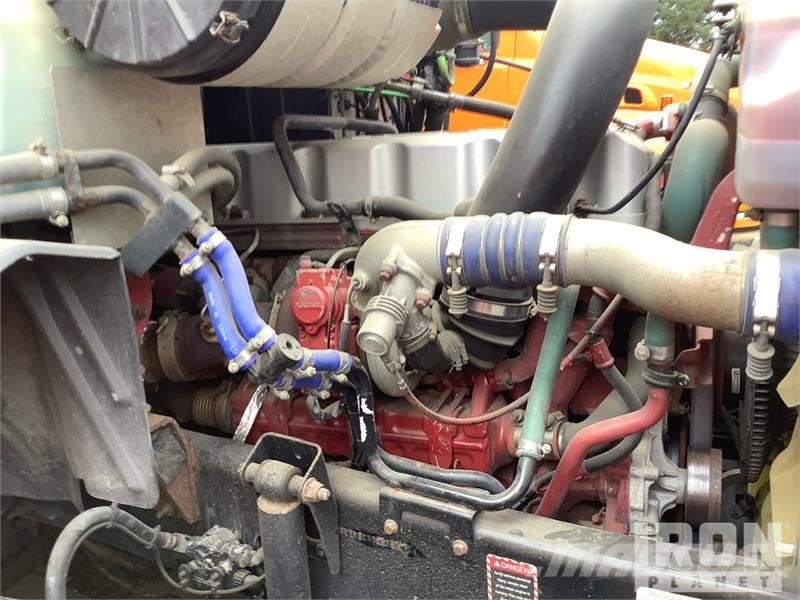 Mack CXU613 Truck Tractor Units