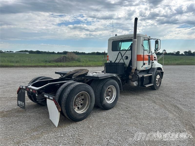 Mack CXU613 Dragbilar