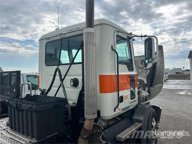 Mack CXU613 Dragbilar