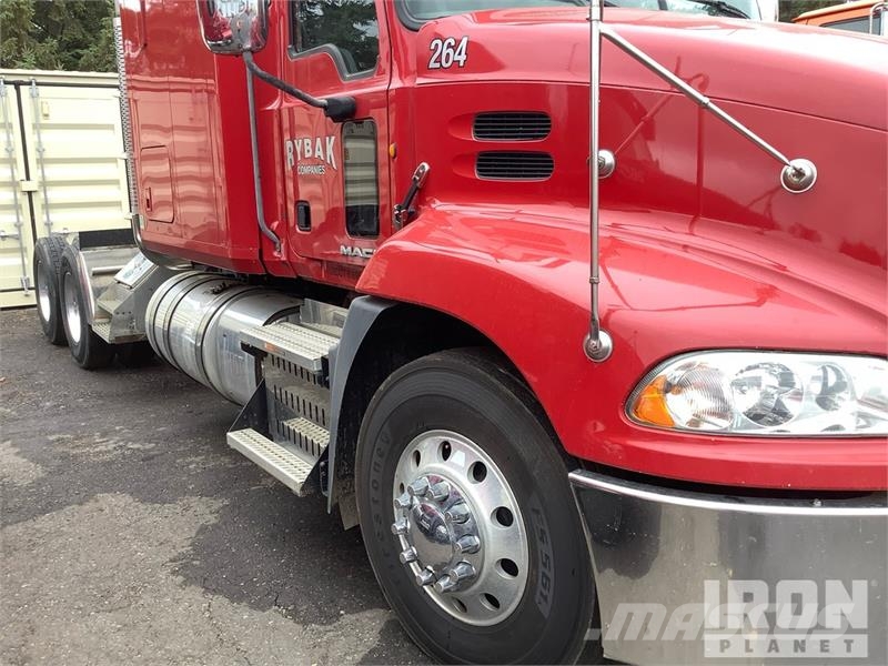 Mack CXU613 Truck Tractor Units