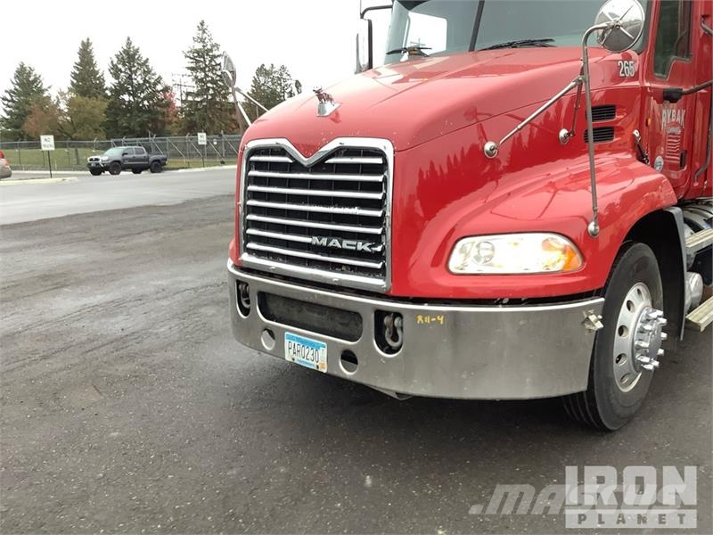 Mack CXU613 Prime Movers