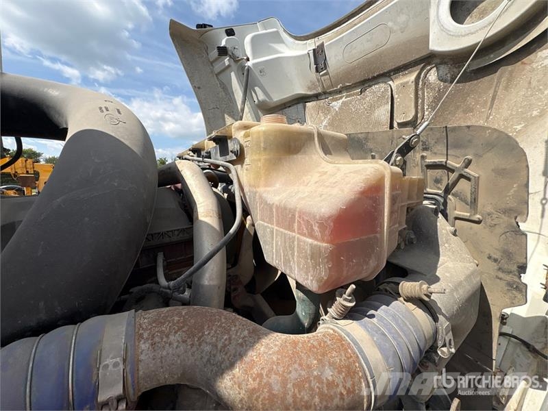 Mack CXU613 وحدات الجر