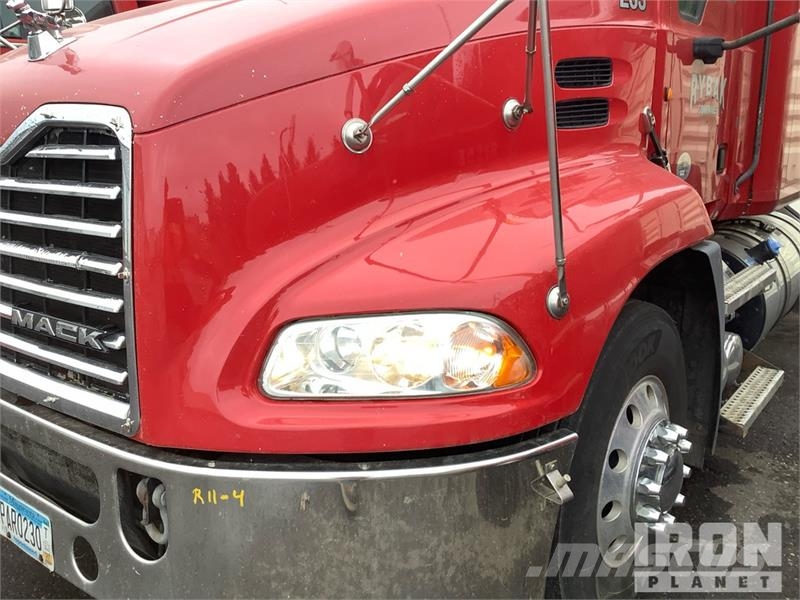 Mack CXU613 Prime Movers