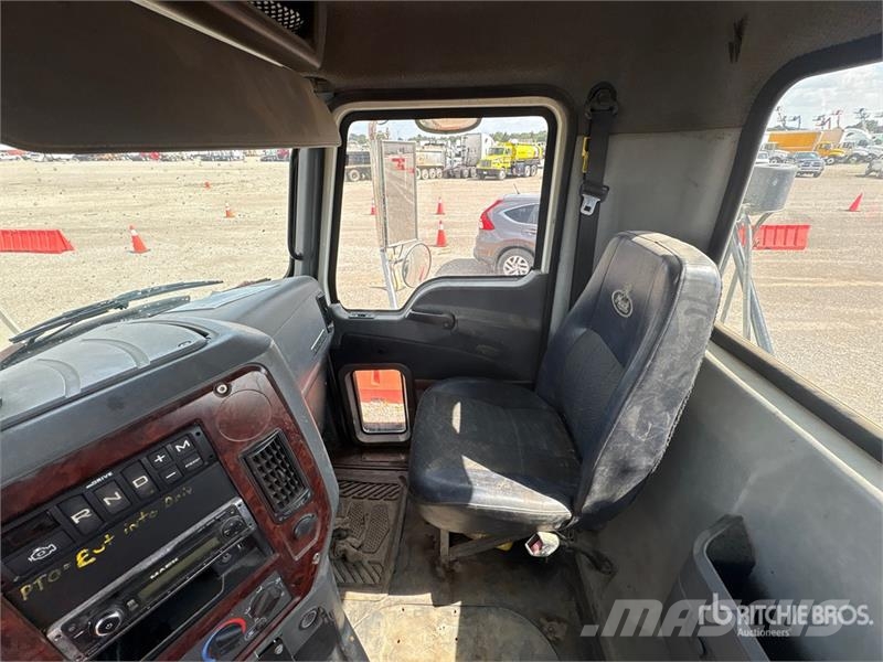 Mack CXU613 وحدات الجر
