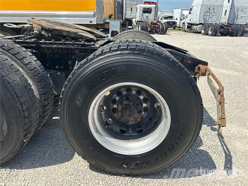 Mack CXU613 曳引機組件