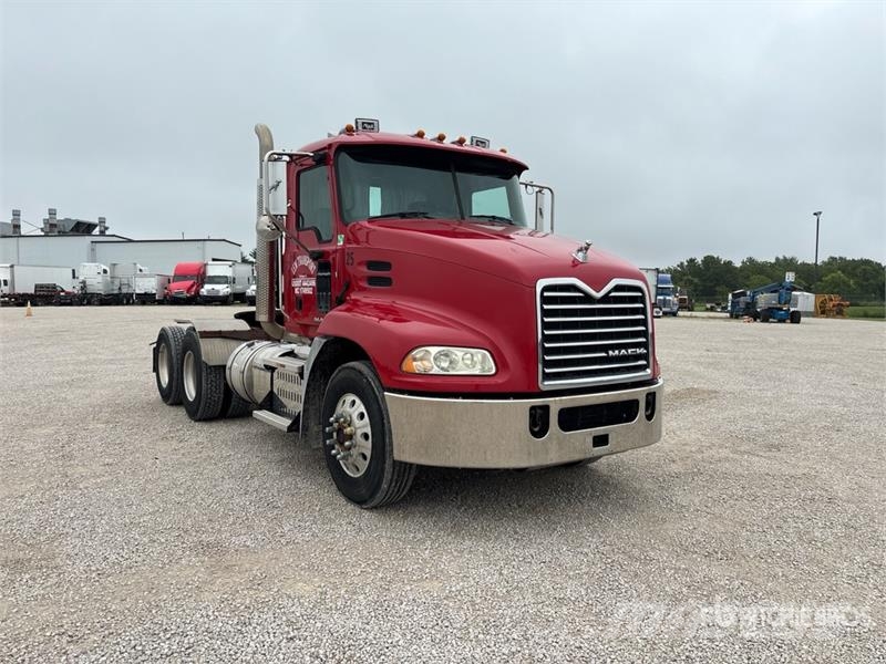 Mack CXU613 Truck Tractor Units