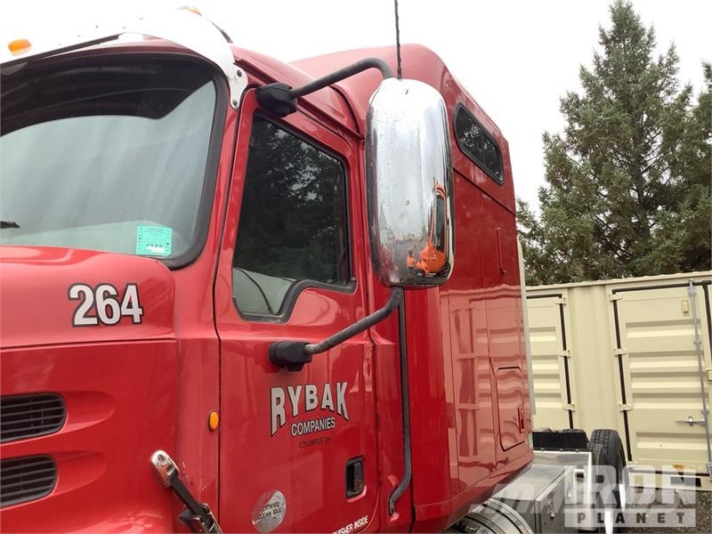 Mack CXU613 Truck Tractor Units