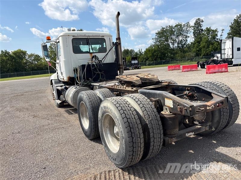 Mack CXU613 وحدات الجر