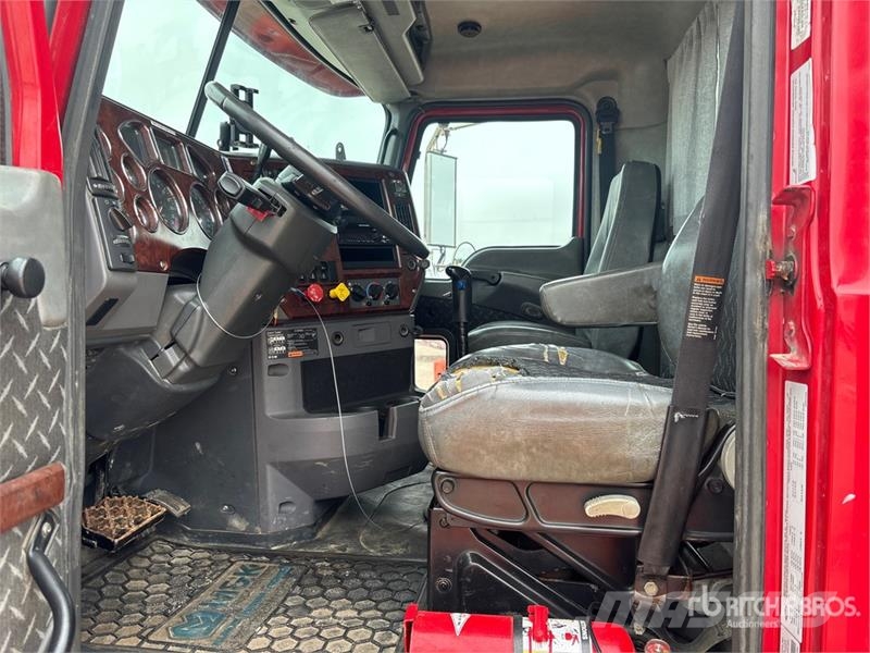 Mack CXU613 Truck Tractor Units