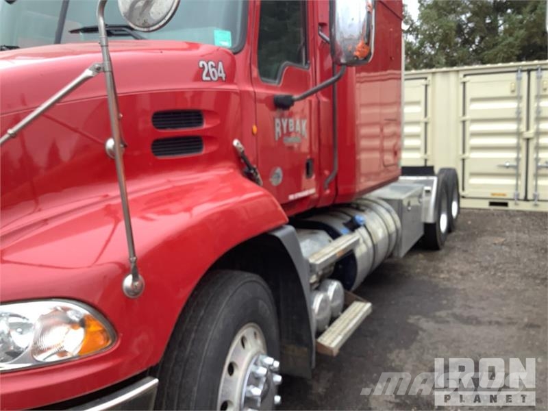 Mack CXU613 Truck Tractor Units