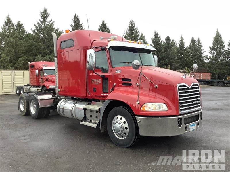 Mack CXU613 Prime Movers