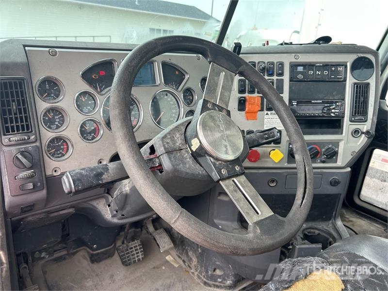 Mack CXU613 Dragbilar