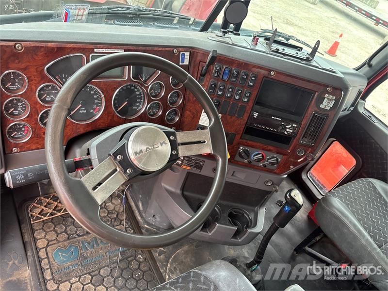 Mack CXU613 Truck Tractor Units