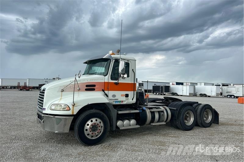 Mack CXU613 Dragbilar