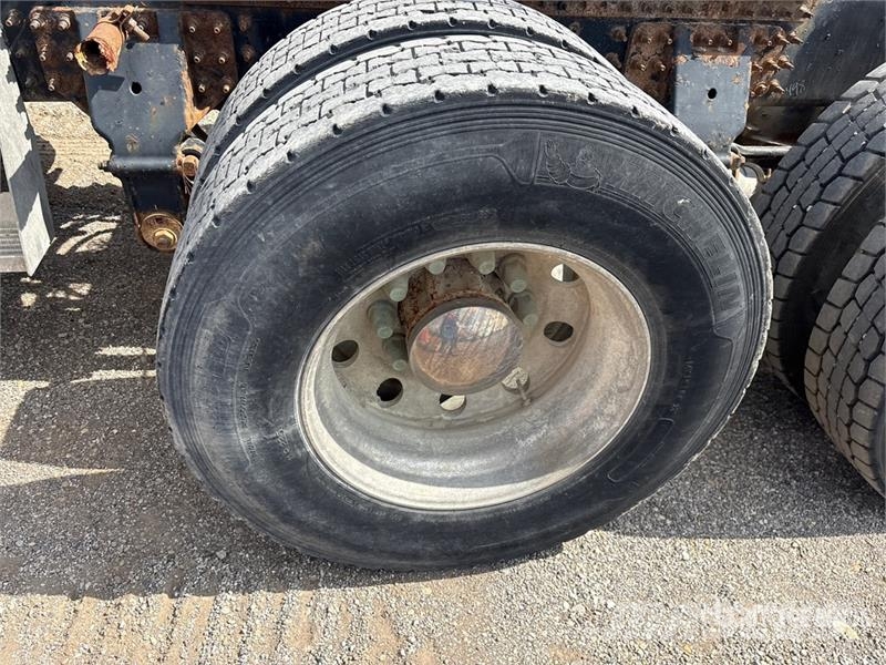 Mack CXU613 وحدات الجر