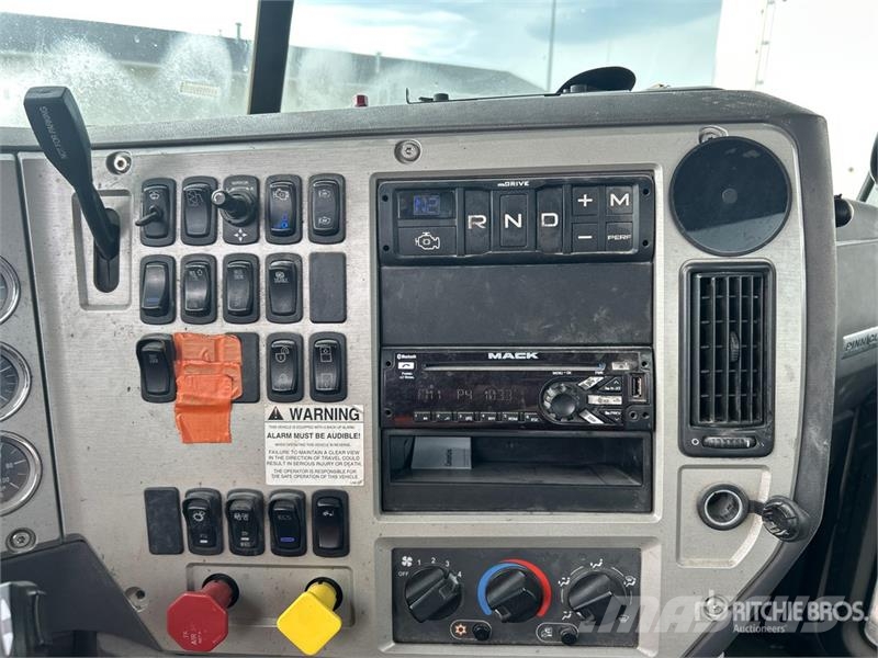 Mack CXU613 Dragbilar