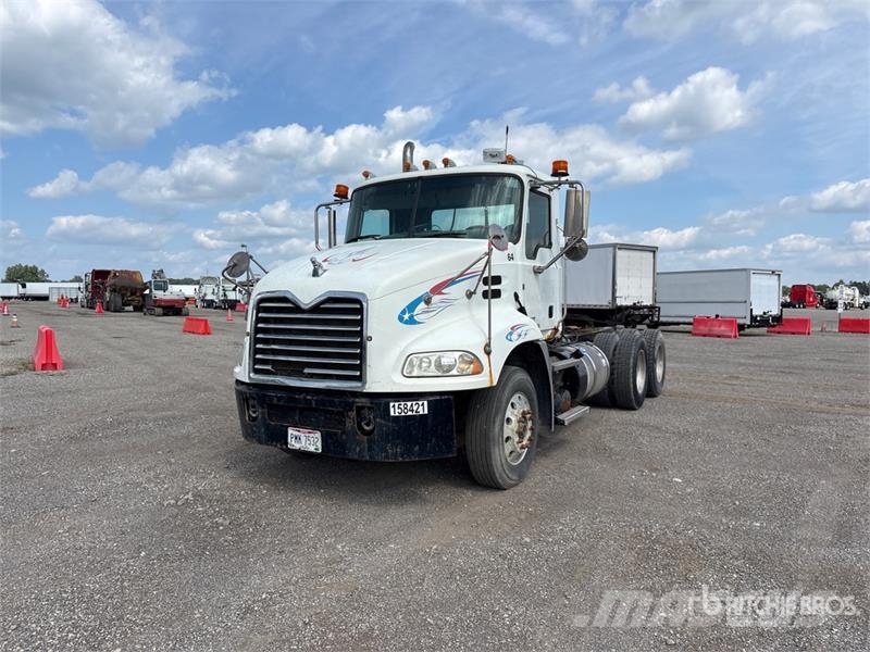 Mack CXU613 وحدات الجر
