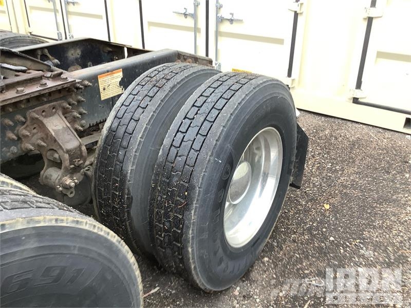 Mack CXU613 Truck Tractor Units
