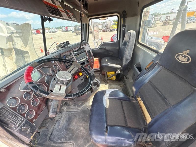 Mack CXU613 وحدات الجر