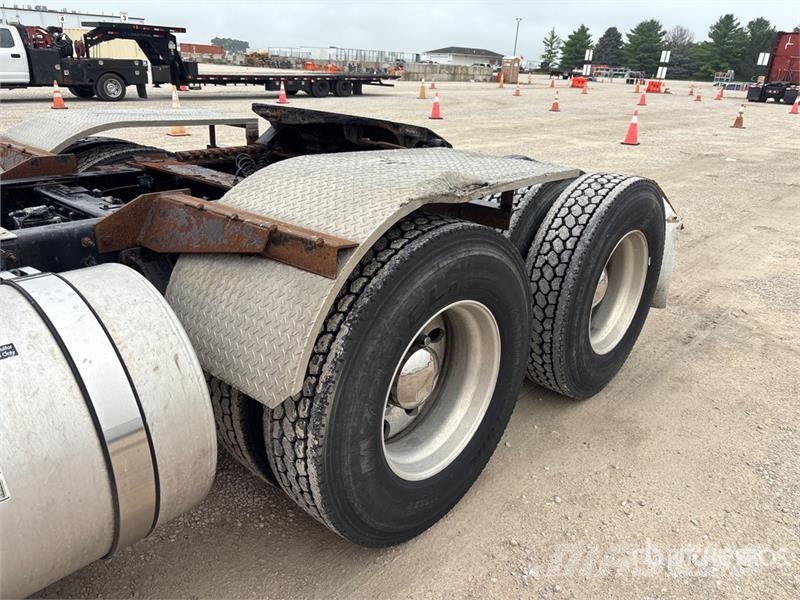 Mack CXU613 Truck Tractor Units