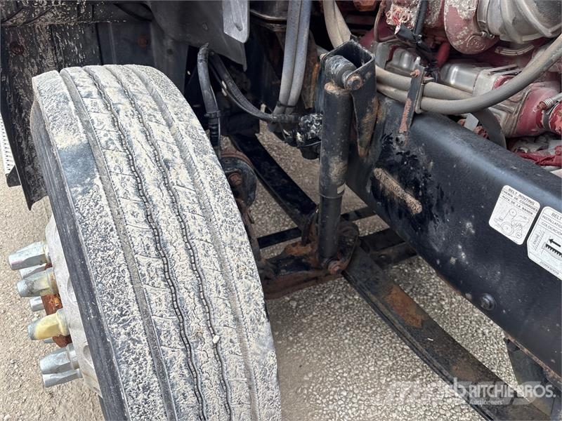 Mack CXU613 Truck Tractor Units