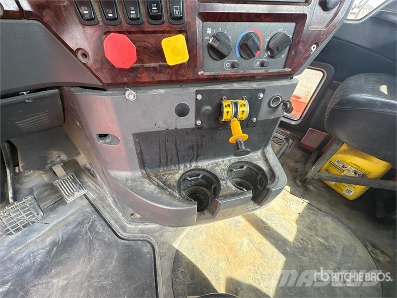 Mack CXU613 وحدات الجر