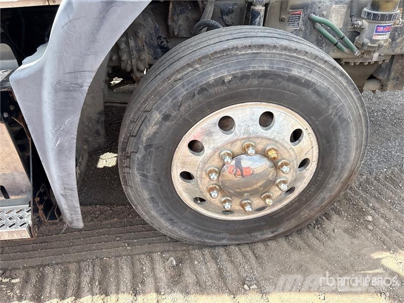 Mack CXU613 وحدات الجر