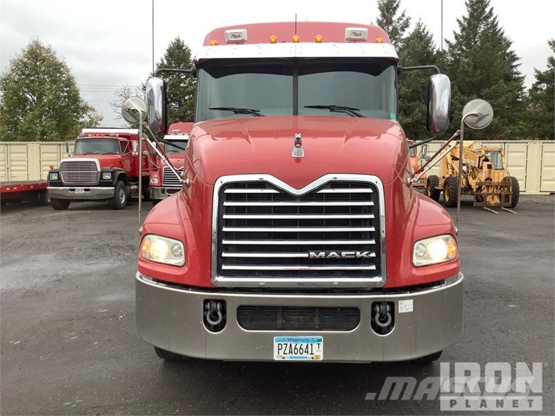 Mack CXU613 Truck Tractor Units