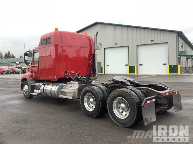 Mack CXU613 Prime Movers