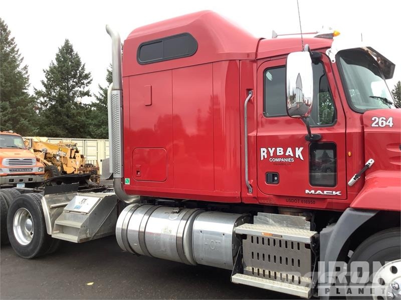 Mack CXU613 Truck Tractor Units