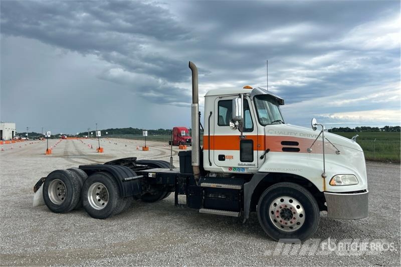 Mack CXU613 Dragbilar