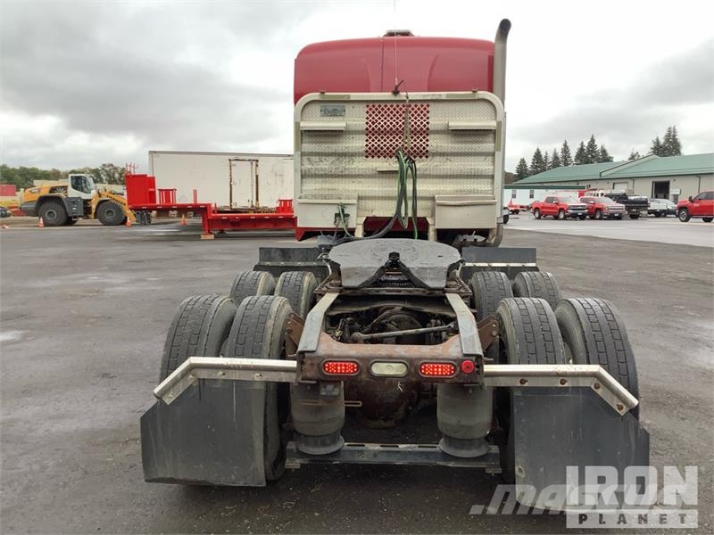 Mack CXU613 Truck Tractor Units
